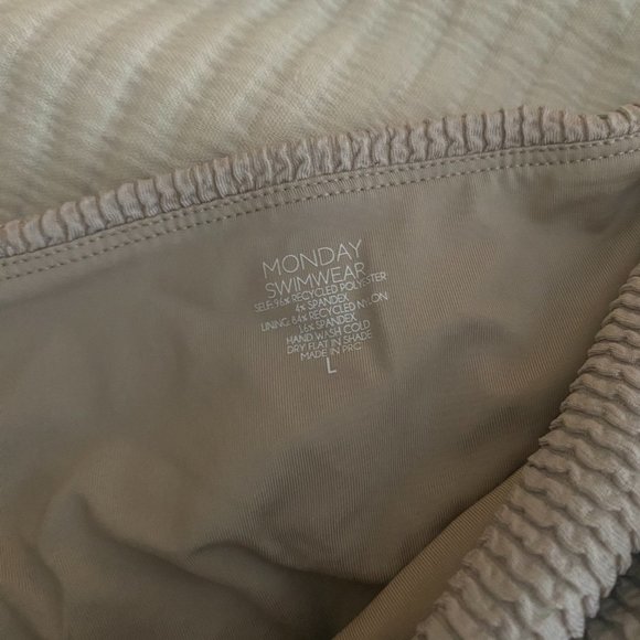 MONDAY SWIMWEAR Oat Crinkle Set x Bora Bora Bandeau Top + Byron Bottom (NWOT) - Picture 11 of 13